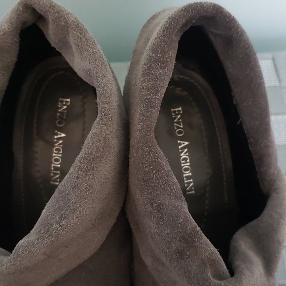 gorgeous Enzo gray suede bootie size 8 1/2 - Picture 5 of 8